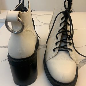 Dolce Vita White Chunky Short Boot size 8.5
